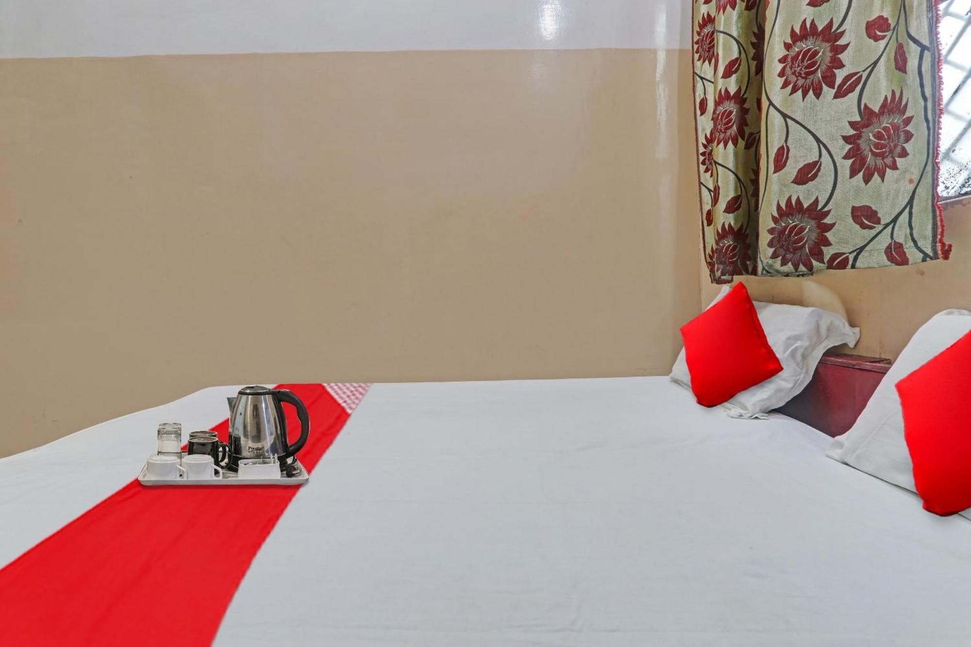 OYO Flagship 92337 Hotel Narayani Palace Kanpur Bagian luar foto