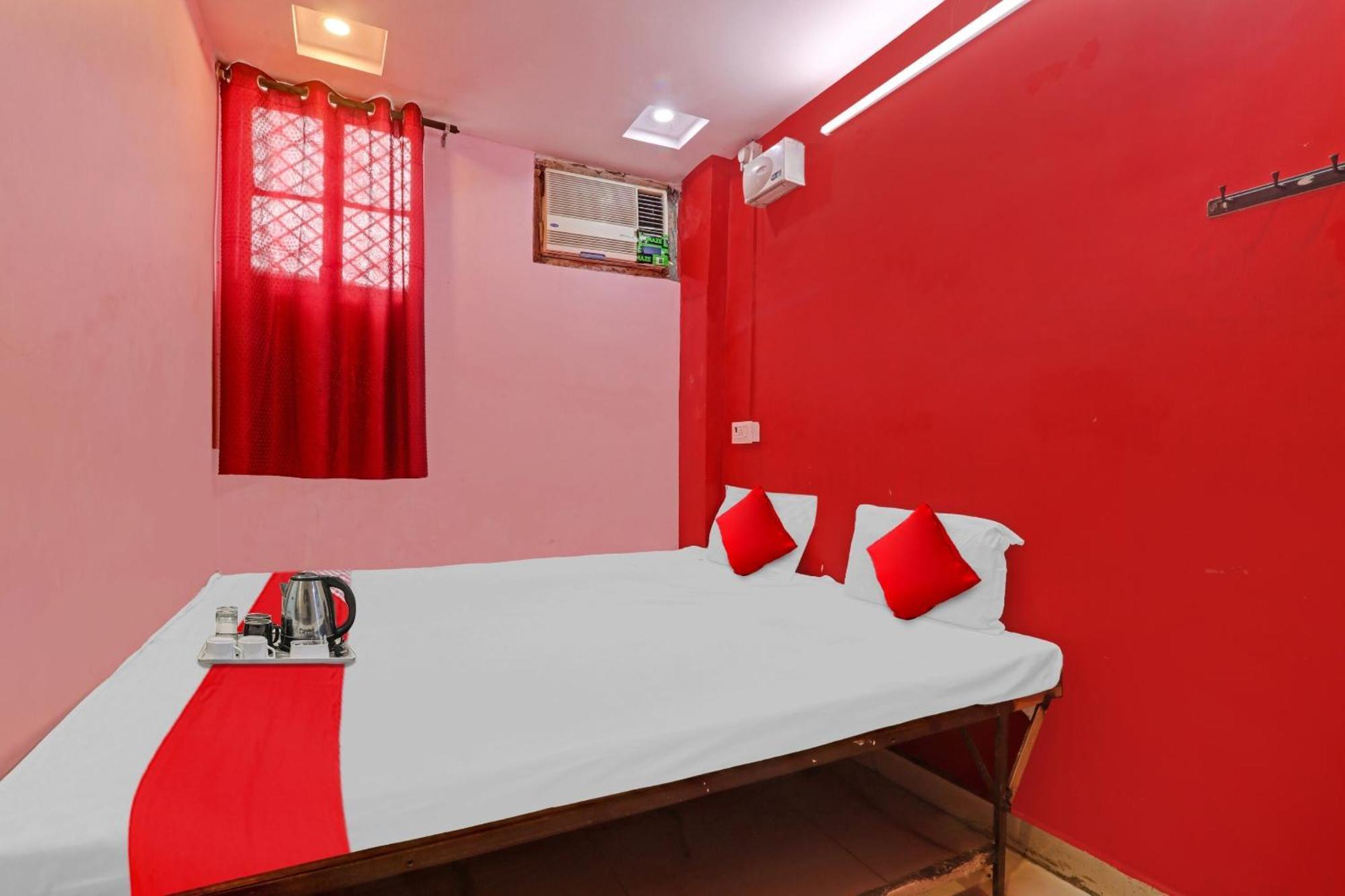 OYO Flagship 92337 Hotel Narayani Palace Kanpur Bagian luar foto